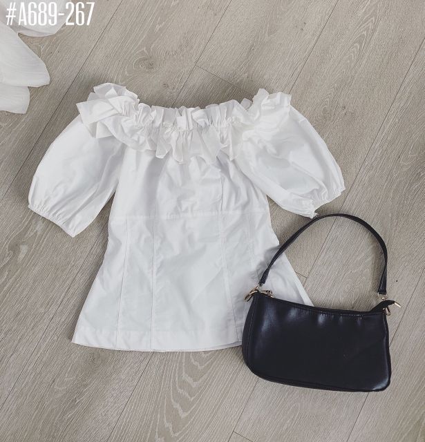 Áo peplum trễ vai viền bèo tay phồng