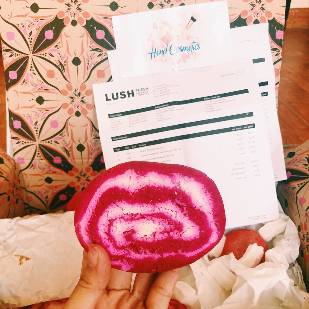 VIÊN TẠO BỌT TẮM LUSH - THE COMFORTER BUBBLE BAR | BigBuy360 - bigbuy360.vn