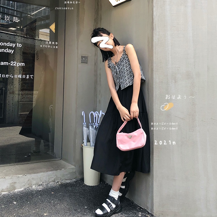 Áo hai dây cổ chữ V in hoa màu trắng đen vải thoáng khí thời trang mùa hè cho nữ