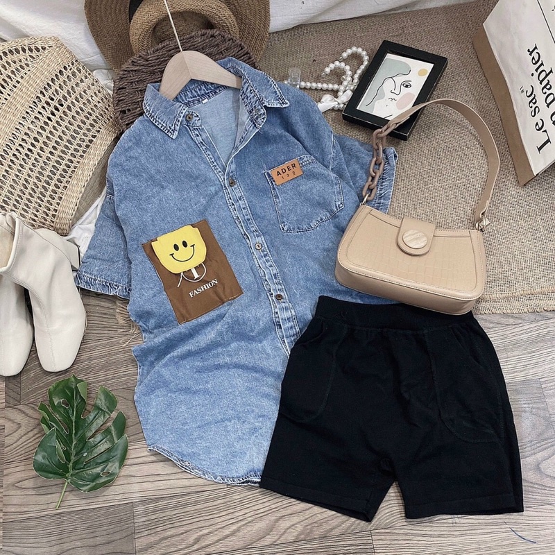 Sơmi jeans denim xanh tay ngắn logo sticker (ảnh thật)