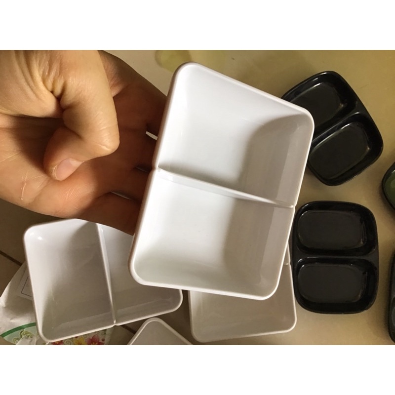 Đĩa chấm 2 ngăn, đĩa đựng gia vị loại dày nhựa tốt