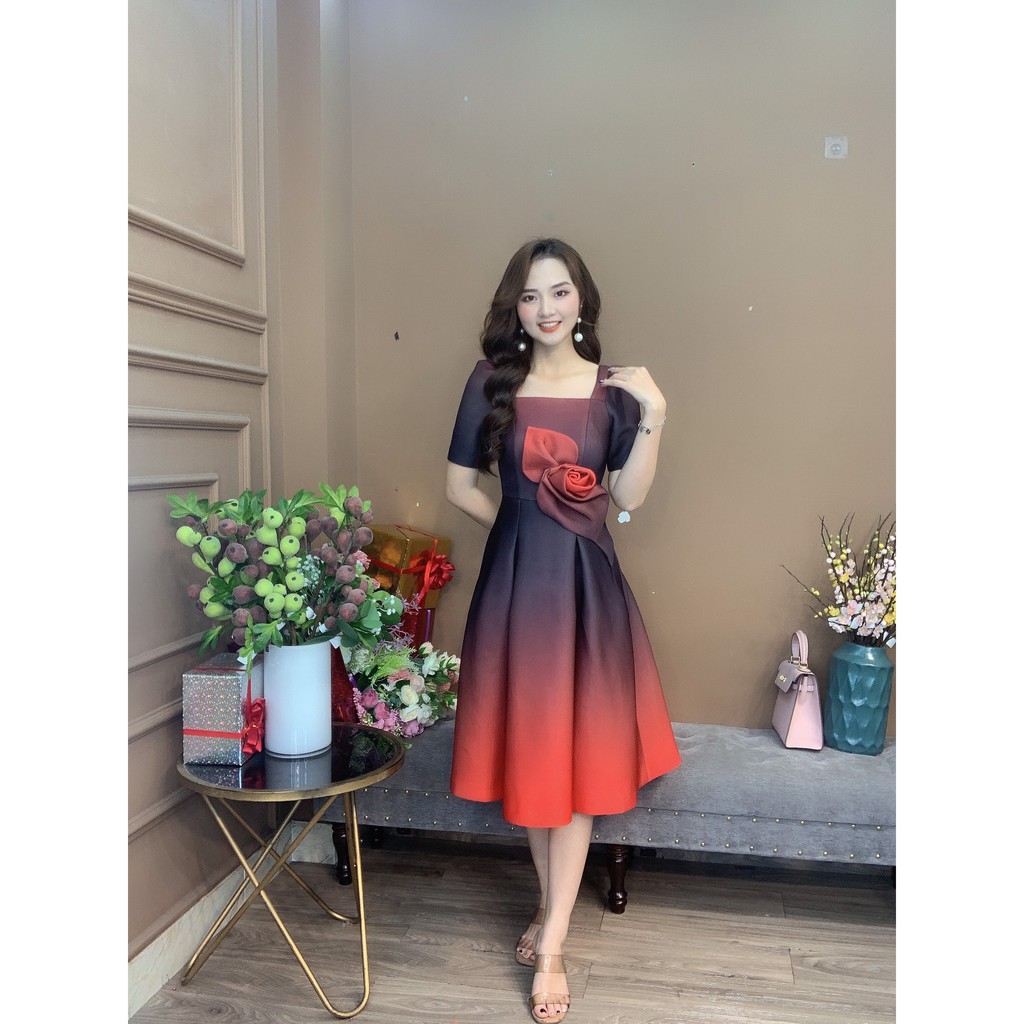 Monoco- 	Váy cổ vuông eo đính hoa -8772 | BigBuy360 - bigbuy360.vn