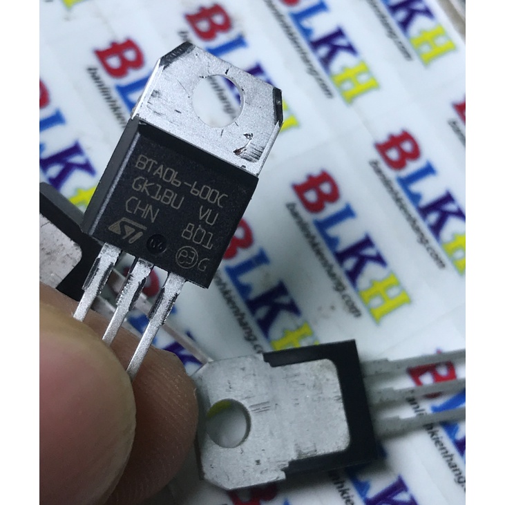 IC TRIAC BTA06-600C 6A 600V TO-220 chính hãng ST