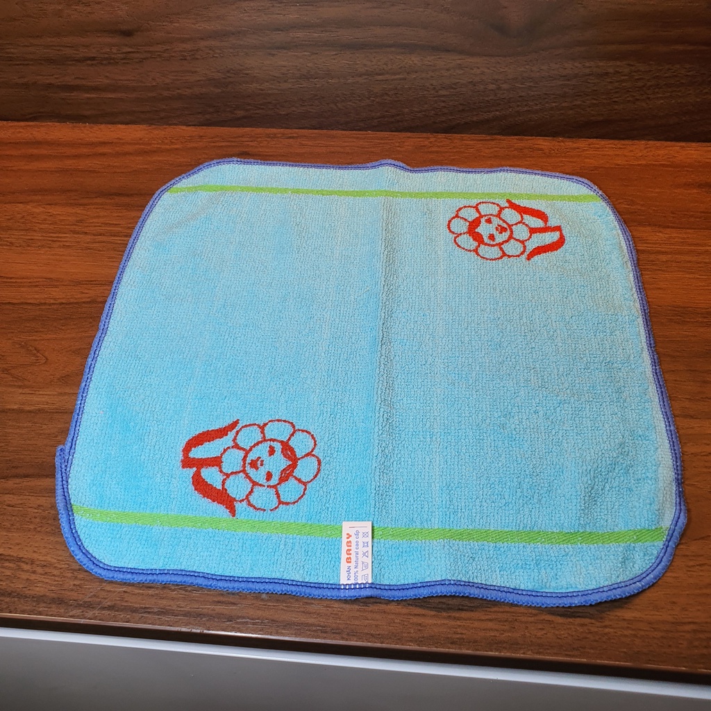 Khăn mẫu giáo mầm non bo viền nhiều màu 50 kí tự khác nhau 30x30cm  #khanmaugiao