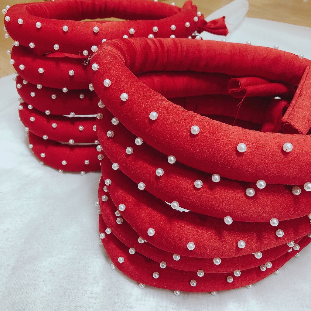 Mấn tròn đội đầu đính hạt trai màu đỏ siêu xinh