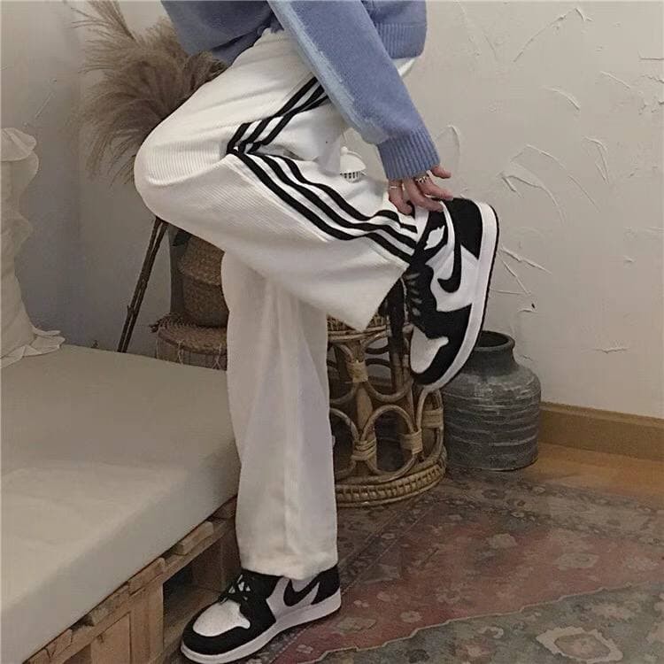 Quần line pants, MALTRIK, Quần dài 3 Sọc Unisex Nam Nữ ống suông  hottrend 2022 | BigBuy360 - bigbuy360.vn