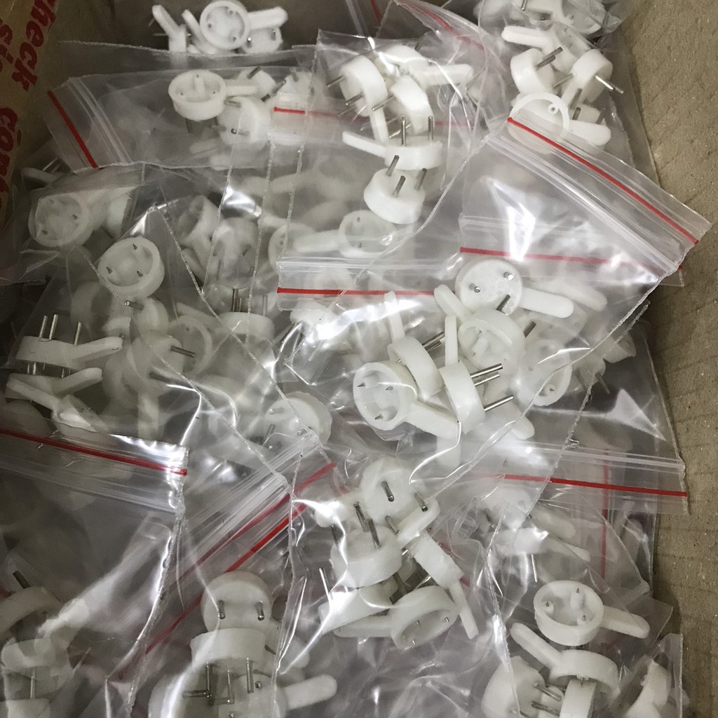 ĐINH 3 CHAN TREO TRANH ANH DE DANG SU DUNG