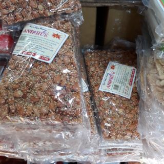 3 miếng kẹo Đậu Phụng đặc sản Huế