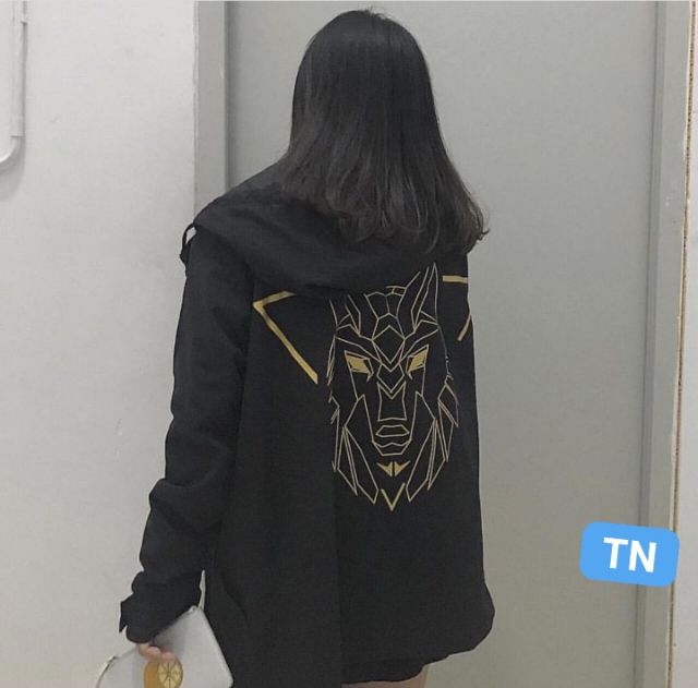 Áo khoác logo đầu sói