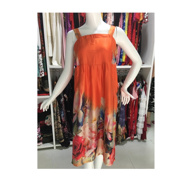 SAlE váy lụa cam hoa 3D xẻ lưng ( kèm video cận cảnh và ảnh thật)