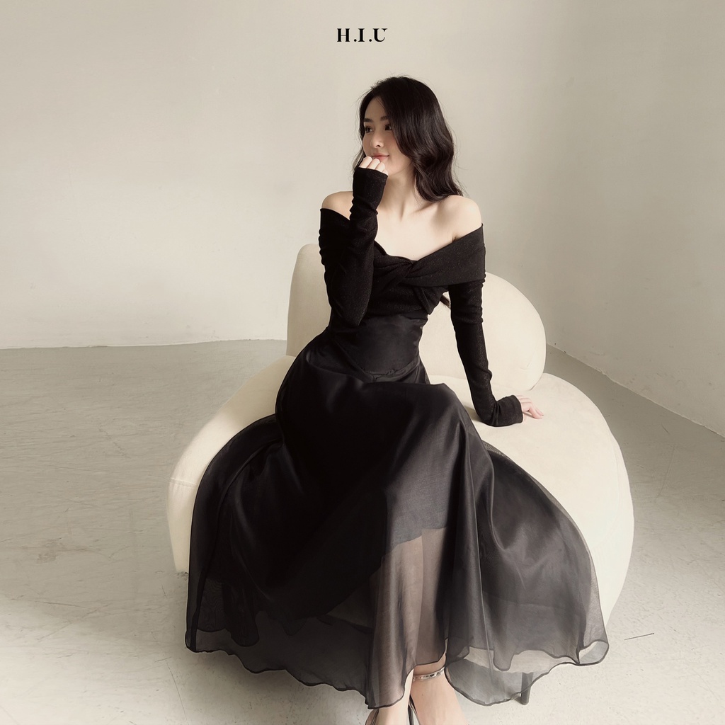 Áo len nữ ánh nhũ trễ vai Gina Top H.I.U Fashion , cách điệu thiết kế trendy dáng ôm body HIU design | BigBuy360 - bigbuy360.vn