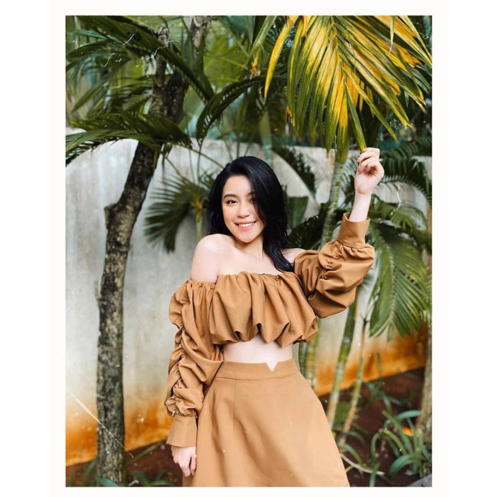 Set Áo Bẹt Vai Tay Dài + Chân Váy Chữ A HOT (NÂU)