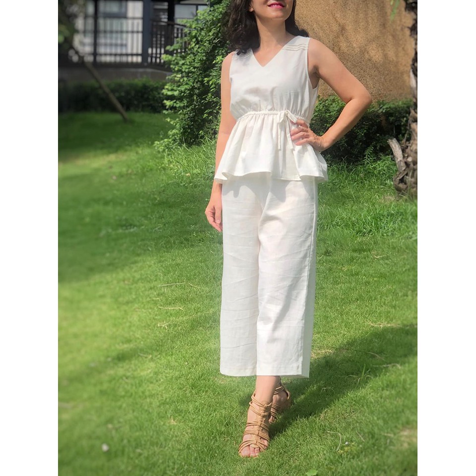 Set đồ linen trắng thách thức mọi e ngại