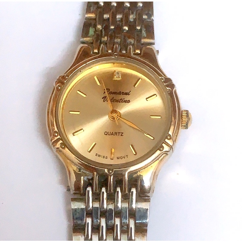 Đồng hồ nữ cao cấp Secondhand Thuỵ Sĩ.Máy Swiss Movement .Hiệu Romarni Valentino.Mặt mạ vàng size 26.Dây zin theo máy.