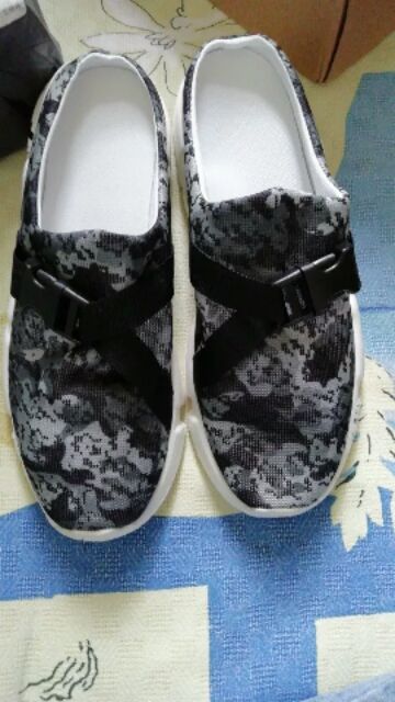 Giầy sục thể thao nam quai khoá | BigBuy360 - bigbuy360.vn