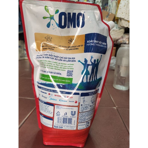 Nước giặt OMO Matic Comfort Tinh dầu thơm 2.0kg