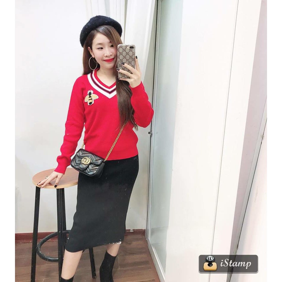 Áo len ong cổ V