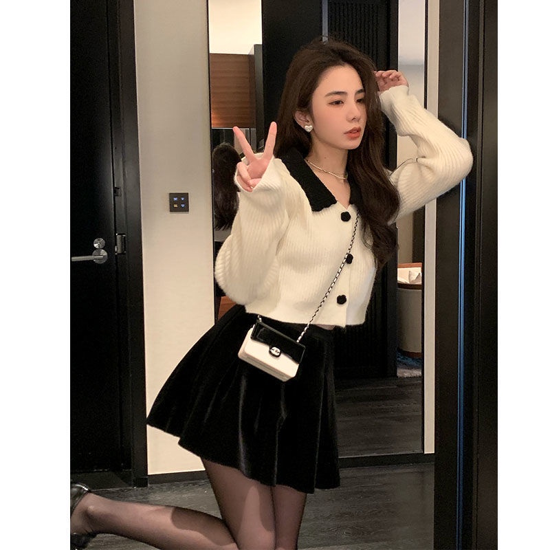 Set áo len dài tay cổ bẻ + chân váy xếp ly màu sắc tương phản thời trang nữ