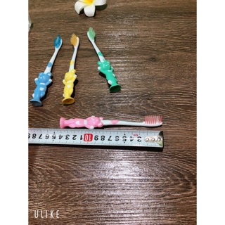 Set 4 bàn chải đánh răng cho bé