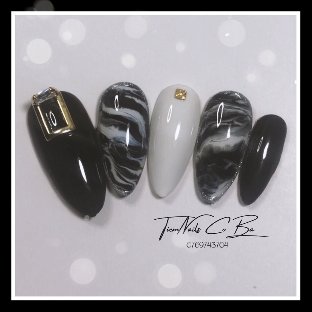 nailbox thiết kế đen trắng cá tính