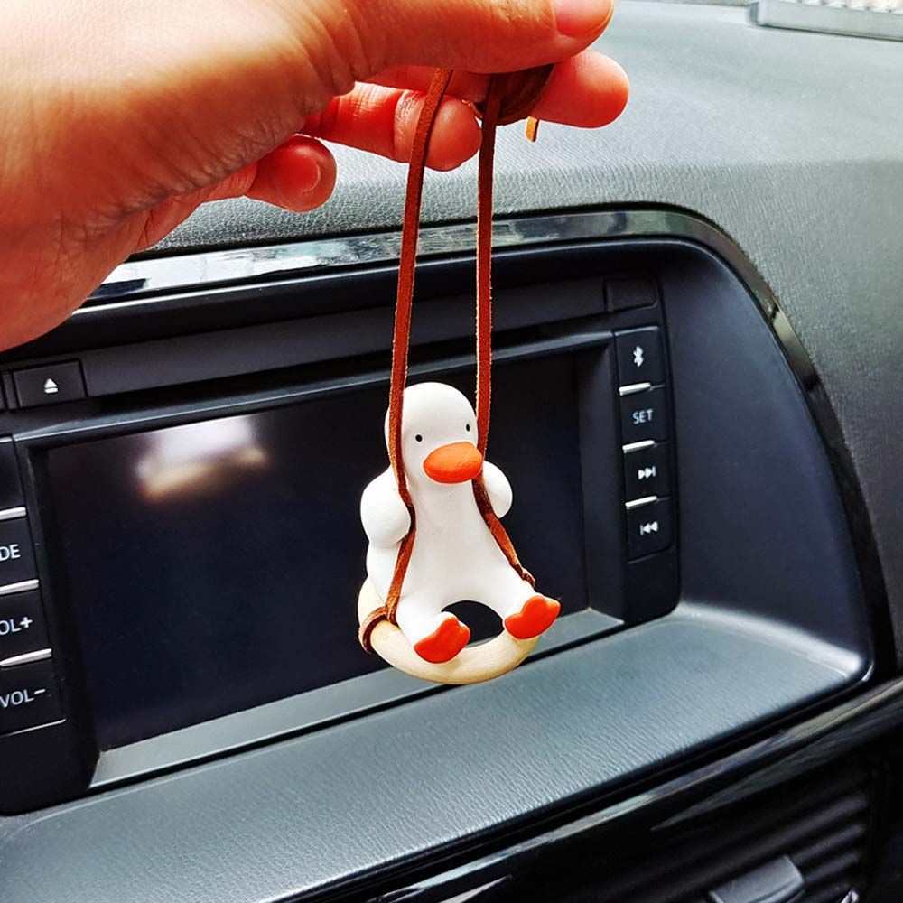 Đồ trang trí hình chú vịt dễ thương dùng trang trí xe hơi