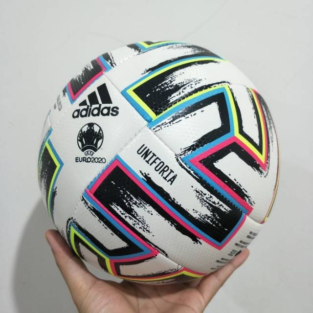 Giày Thể Thao Adidas Futsal Ball 2018