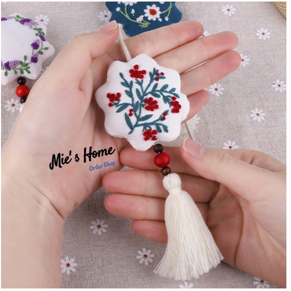 DIY bộ kit thêu tay Trang trí treo Túi Thơm Thêu Hình Hoa Cỏ Mùa Xuân Làm Quà Tặng Móc khóa trang trí Ô tô - MIE Shop