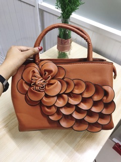Túi công sở đuôi công