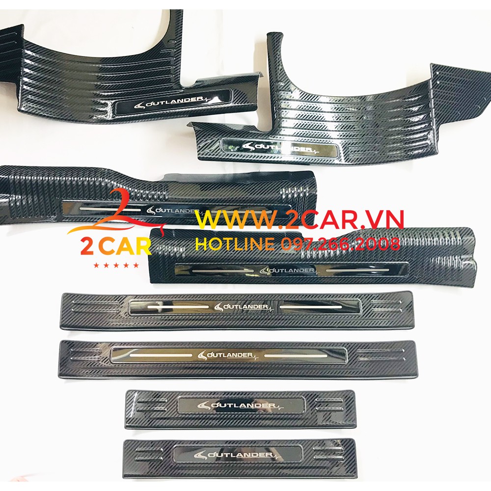 Ốp bậc cửa, nẹp bước chân trong, ngoài Carbon xe Mitsubishi Outlander 2016- 2021, 2022 vân CACBON cao cấp