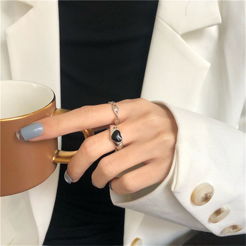 Bộ 2 nhẫn đeo ngón tay màu đen họa tiết trái tim phong cách thời trang