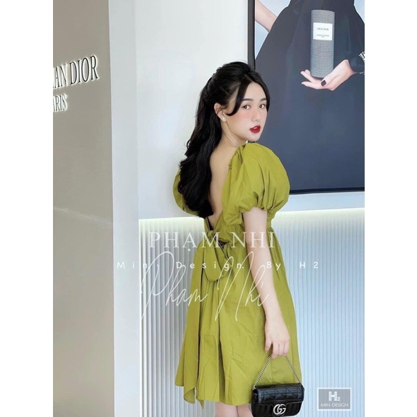 Váy xanh chuối,nơ  buộc lưng.