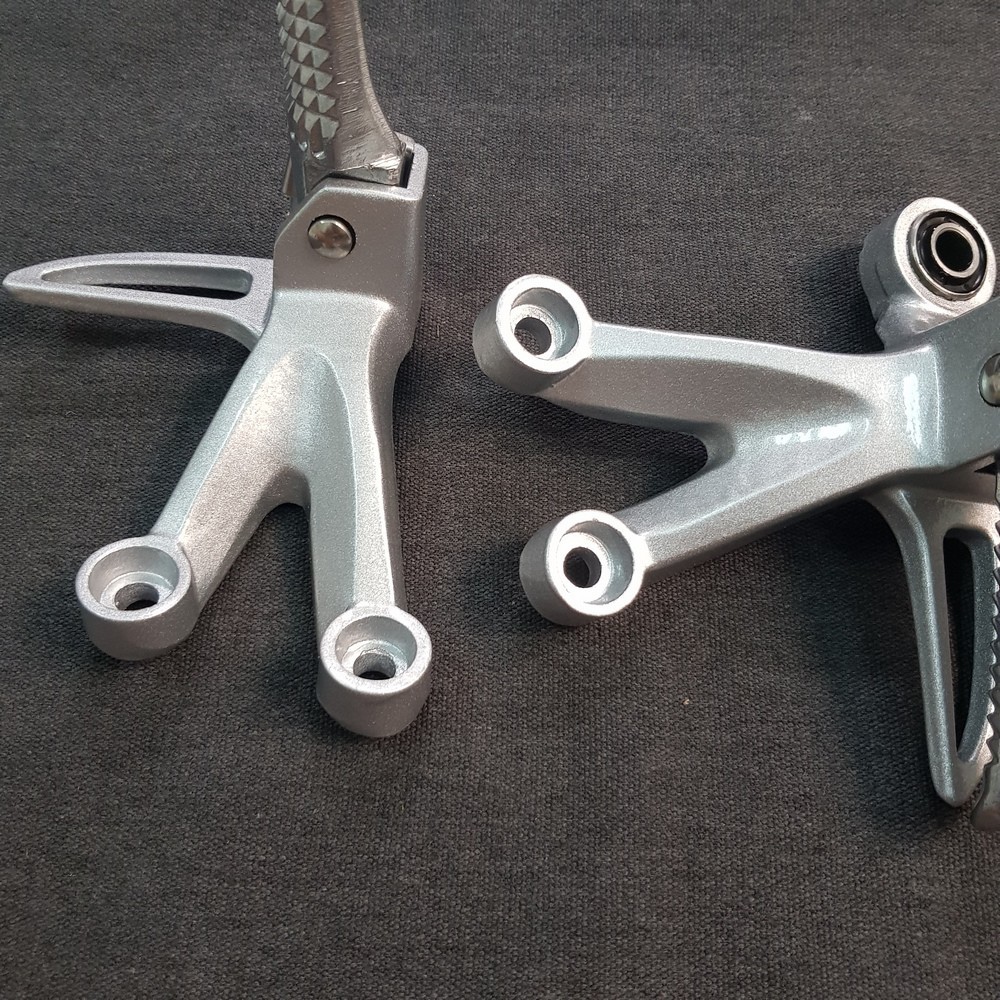 GÁC CHÂN SAU RAIDER GẮN CHO NHIỀU LOẠI XE MÁY KHÁC NHAU SẮC NÉT TỪNG CHI TIẾT TỪNG CHI TIẾT