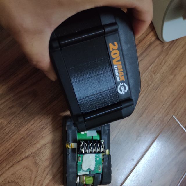 Miếng chèn nâng chiều cao vỏ pin WORX 20v li-ion thêm 1-2 hàng cell