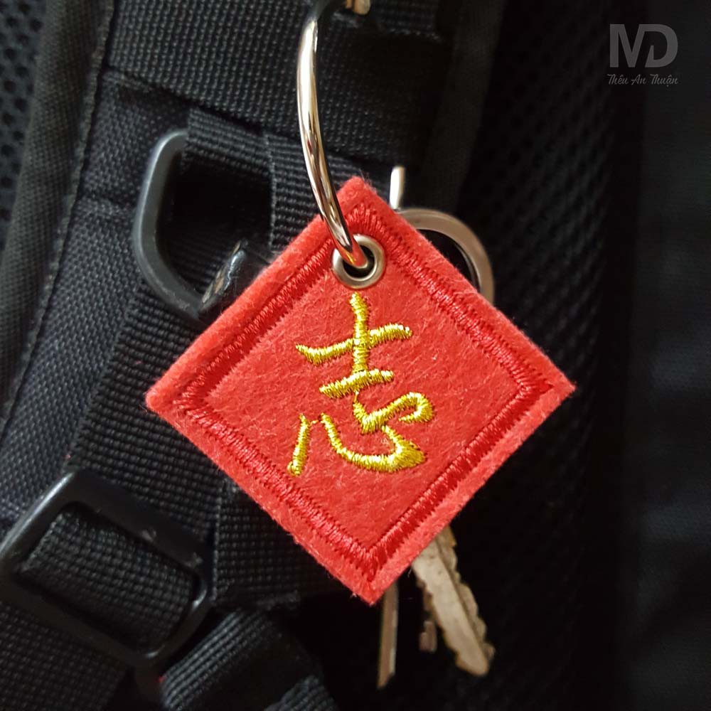 Chữ Chí - chữ nôm - Móc treo chìa khóa vải thêu độc đáo