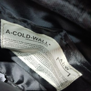 Túi đeo chéo A-COLD-WALL* padded envelope shoulder bag ss21