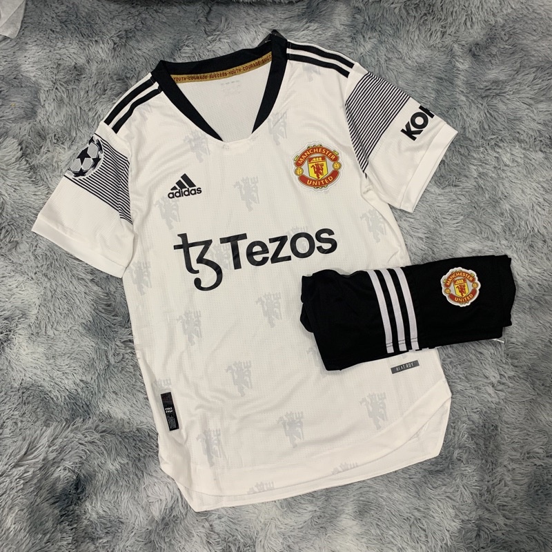 Quần áo bóng đá CLB Bayern Munich màu đen/tím mẫu mới nhất 23/24