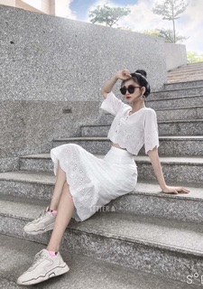SET ÁO CROP ĐỤC LỖ KÈM CHÂN VÁY (KÈM HÌNH THẬT)