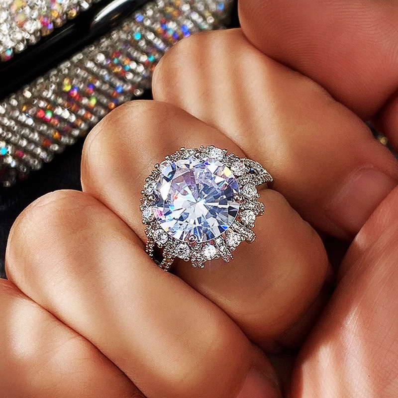 Nhẫn Đính Hôn Đính Đá Zircon Hình Tròn Lớn
