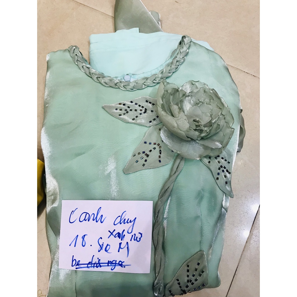 Áo dài tơ xanh hoa leo