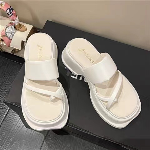 Dép Sandal Đế Dày Chống Trượt Thời Trang Dành Cho Nữ
