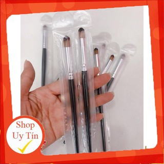 Cọ tán phấn mắt đầu tròn