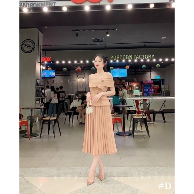 Sét áo trễ vai cv dập ly kèm tag cha nel