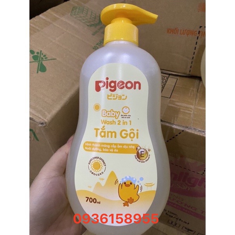 Sữa tắm gội Pigeon 2 in 1 ( 700ml ) mầu vàng