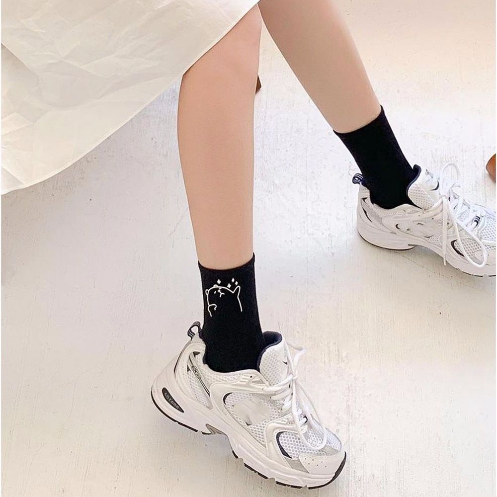 Vớ cotton cổ vừa thoáng khí in hình gấu màu trắng đen phong cách cho nữ