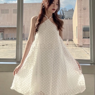 váy cổ yếm hở lưng dáng xoè