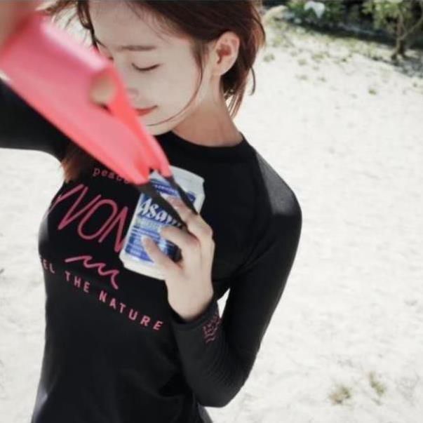 Có sẵn lẻ áo bơi nữ dài tay đen chữ đỏ FEEL THE NATURE 👙 sexy  ཾ '  ཾ ་ xịn | BigBuy360 - bigbuy360.vn