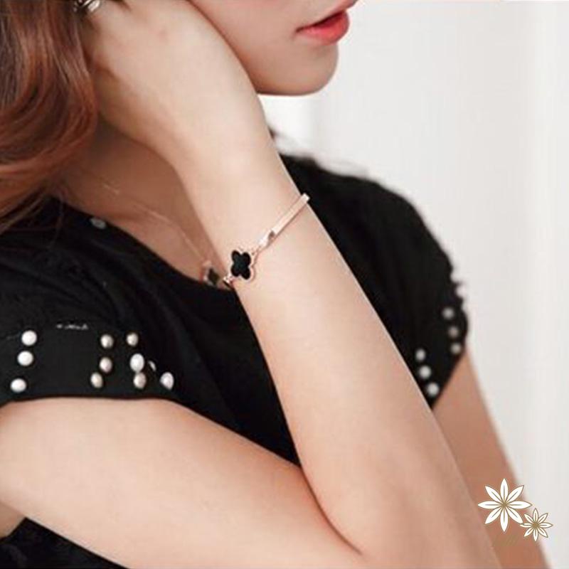 Vòng tay mạ vàng bằng thép titan hình cỏ bốn lá thời trang Hàn Quốc