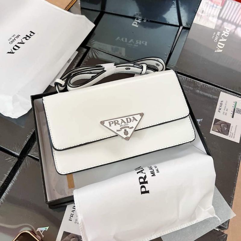 TÚI PRADA KẸP NÁCH KHÓA TAM GIÁC THỜI TRANG FULL BOX SEAL