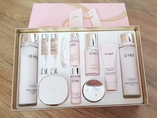 Bộ dưỡng ẩm 10 món OHUI HỒNG Miracle Moisture set 431ml- hàng xách tay chính hãng