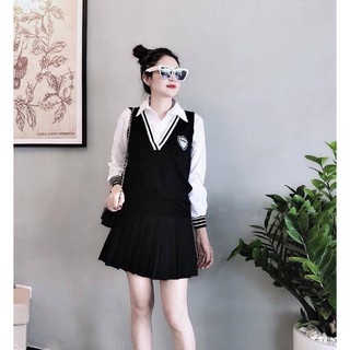 Áo gile len phối sơ mi huy hiệu